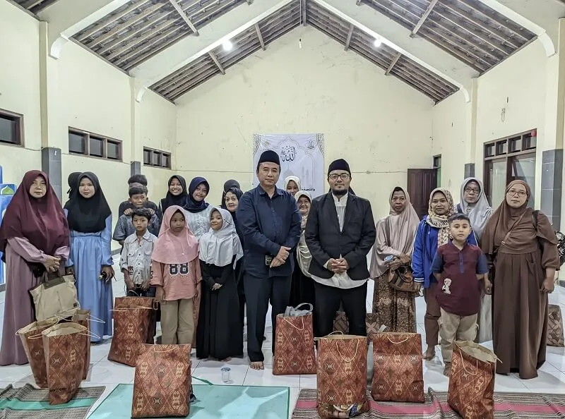 Jogja Daily | Aksi Peduli dan Berbagi Pesantren Al-Mubin Usung Cahaya Ramadhan 1447 H