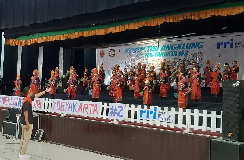 Jogja Daily | Bregada Angklung KB Vanda Perta Rini