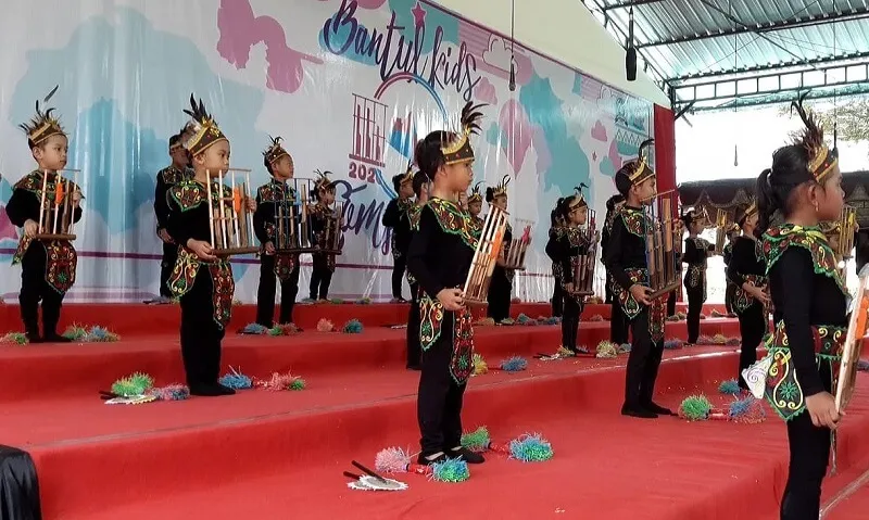Jogja Daily | Lomba Angklung, Uji Harmoni Vanda Perta Rini
